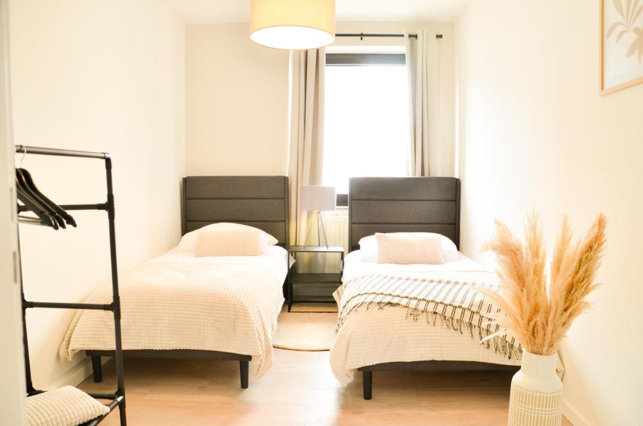 Milpau Bottrop 2 - Modernes Und Zentrales Premium-Apartment Fuer 4 Personen Mit Queensize-Bett Und Einzelbetten - Netflix, Nespresso Und Smart-Tv Екстериор снимка